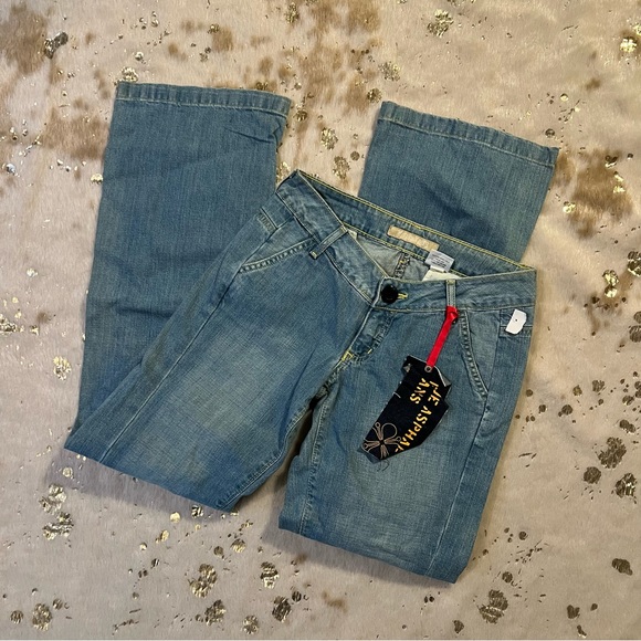 NWT Blue Asphalt Low Rise Relaxed Fit Jean Light/Medium Wash Y2K - Picture 1 of 7